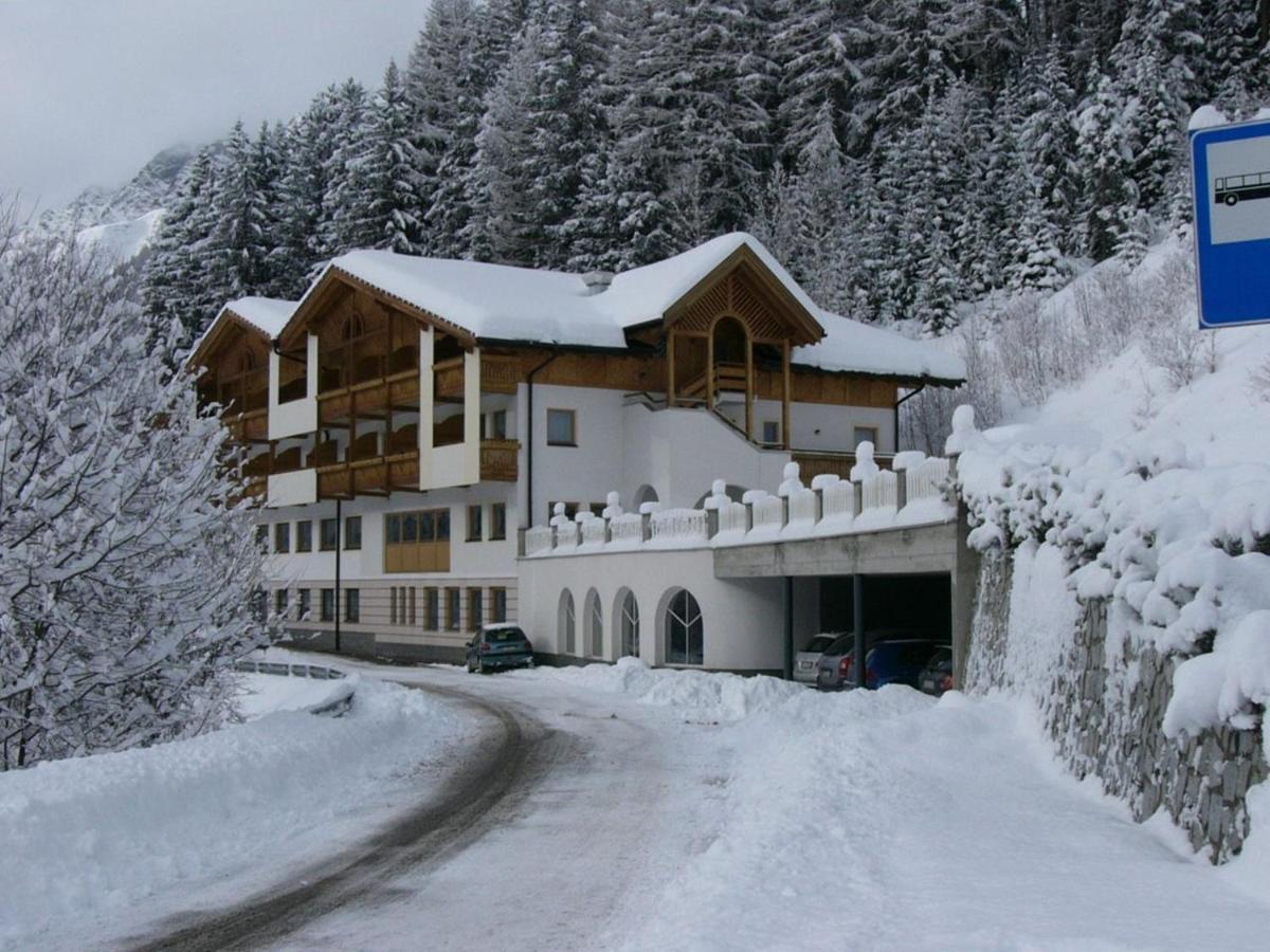 Hotel Kranebitt Val di Vizze Exteriör bild