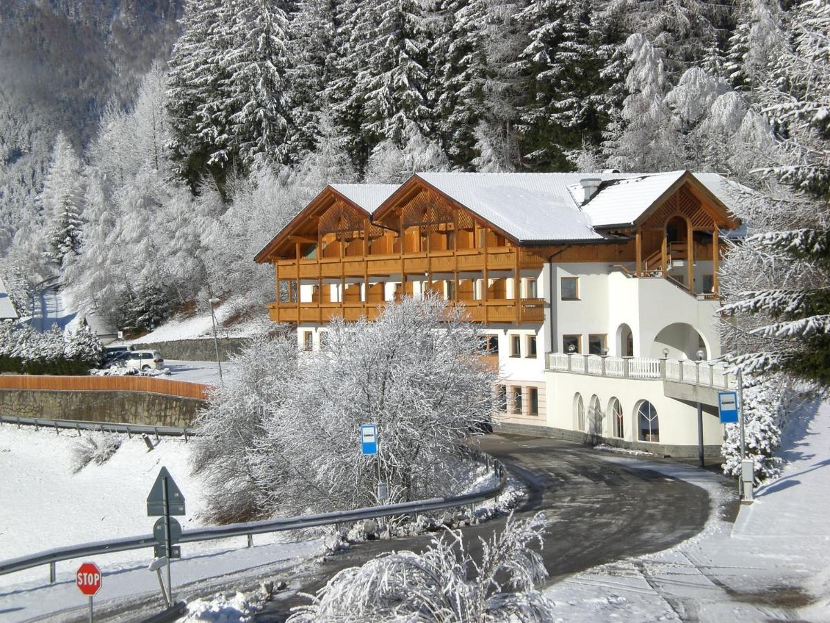 Hotel Kranebitt Val di Vizze Exteriör bild