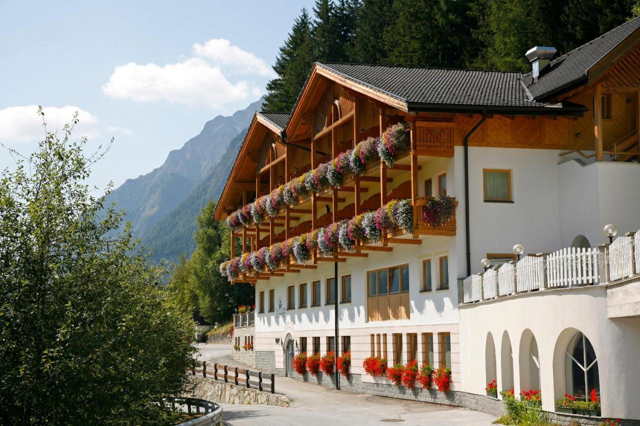 Hotel Kranebitt Val di Vizze Exteriör bild