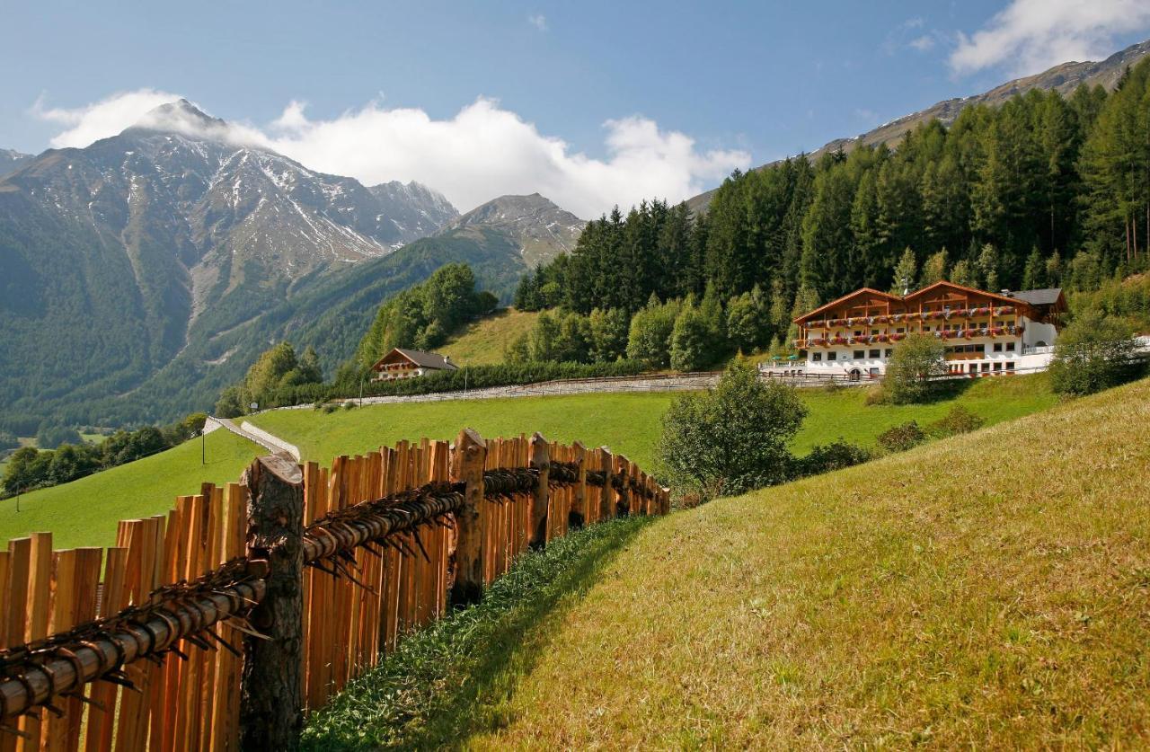 Hotel Kranebitt Val di Vizze Exteriör bild