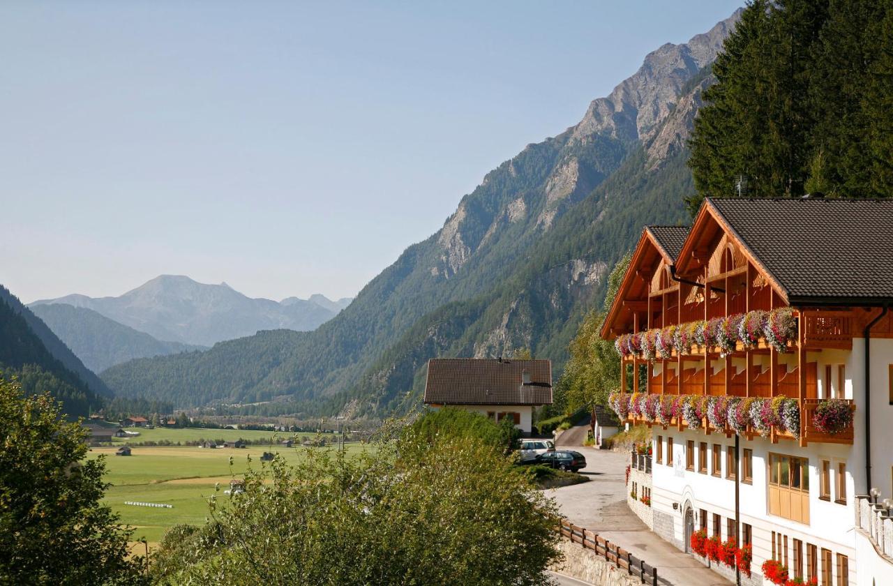 Hotel Kranebitt Val di Vizze Exteriör bild