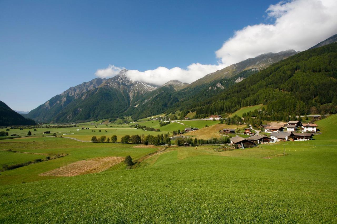 Hotel Kranebitt Val di Vizze Exteriör bild