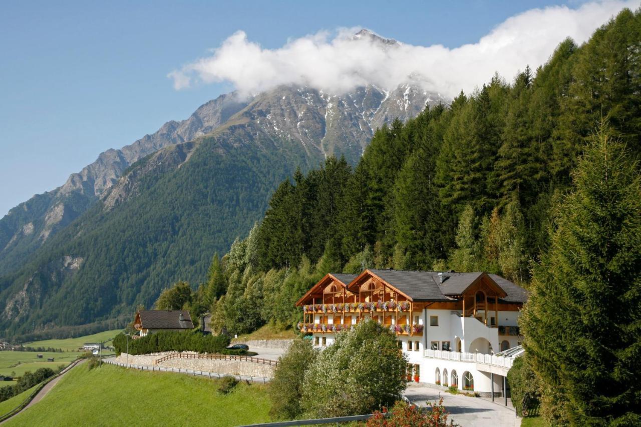 Hotel Kranebitt Val di Vizze Exteriör bild