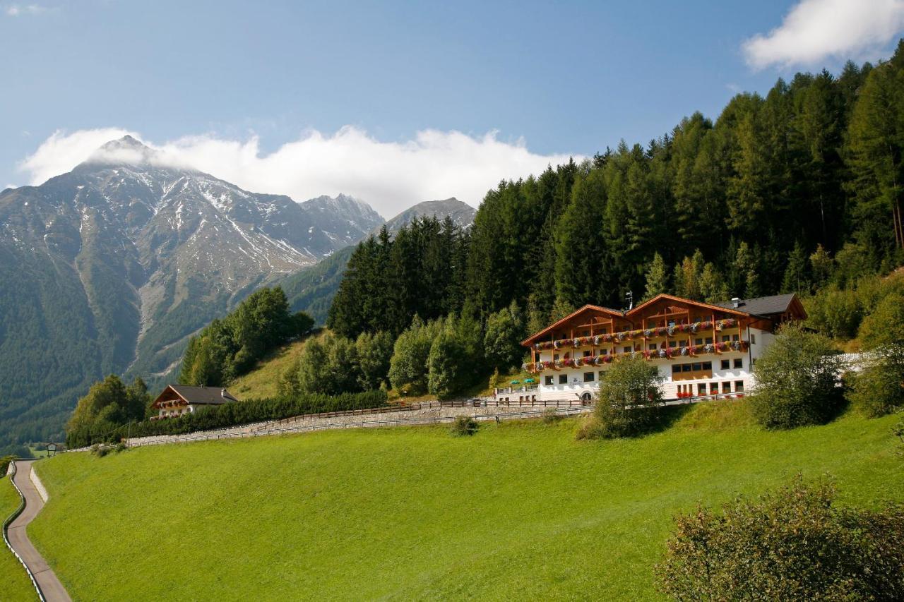 Hotel Kranebitt Val di Vizze Exteriör bild