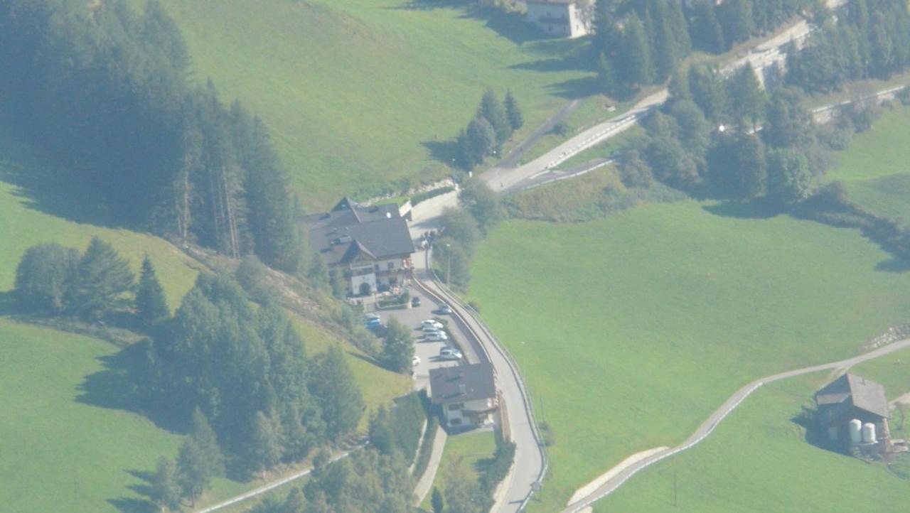 Hotel Kranebitt Val di Vizze Exteriör bild
